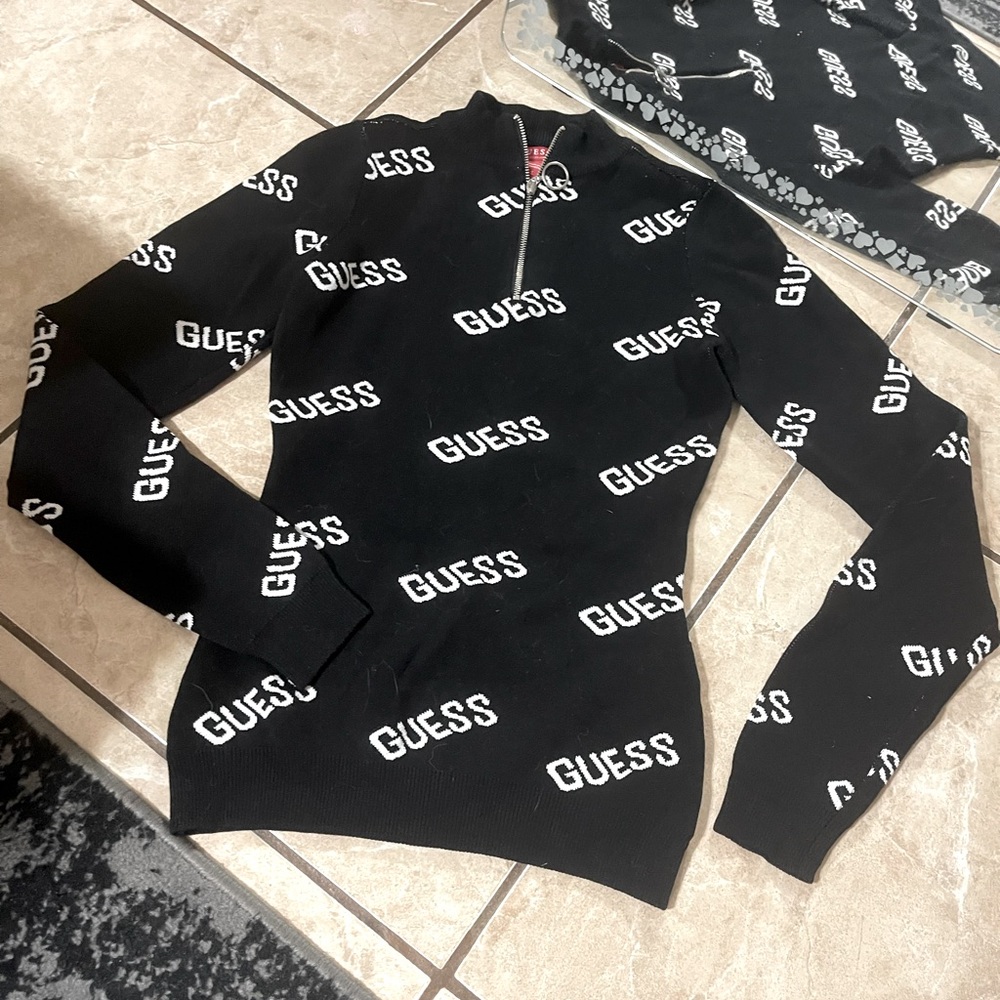 GUESS Long Sleeve Top